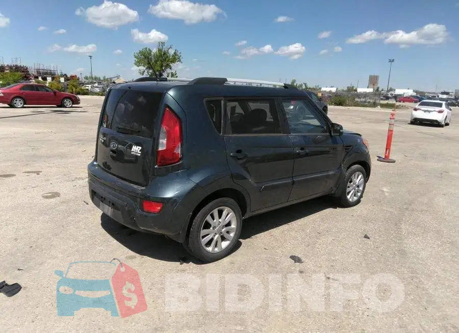 KNDJT2A68C7408039 Photo# 4