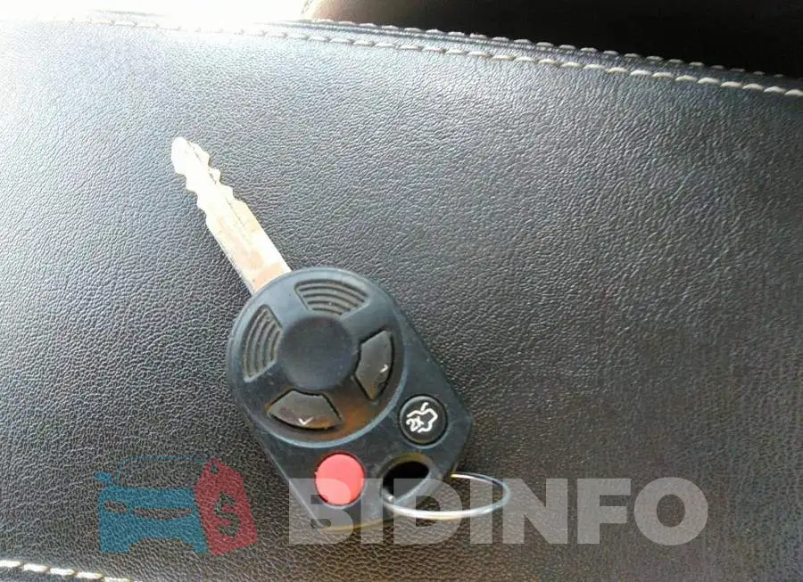 3FAHP0CGXAR183292 Photo# 11
