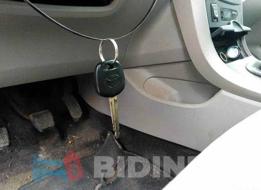 2T1BU4EE8AC368913 Photo# 11