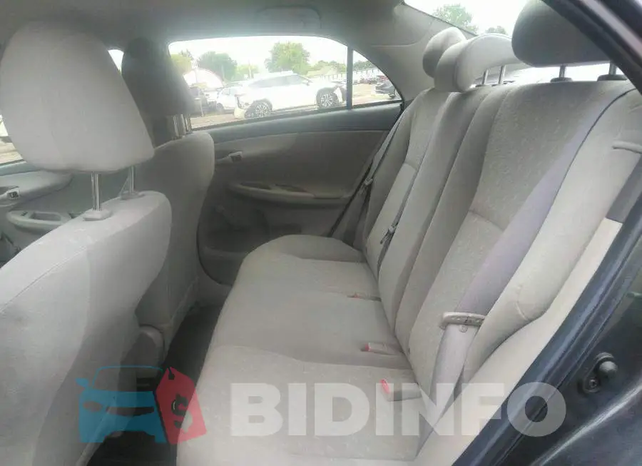 2T1BU4EE3AC274714 Photo# 8
