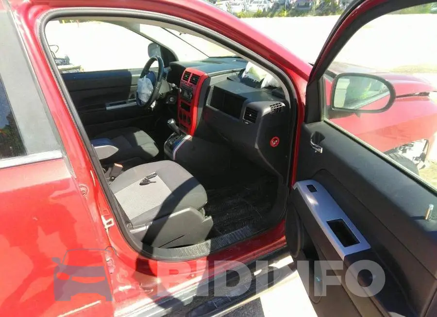 1J8FF47W38D762326 Photo# 5
