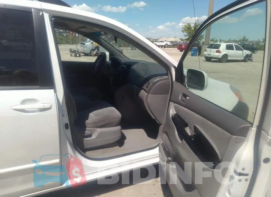 5TDZA23C84S140032 Photo# 5