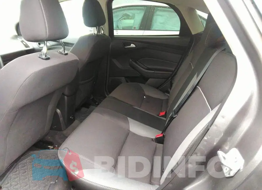 1FAHP3F29CL285752 Photo# 8