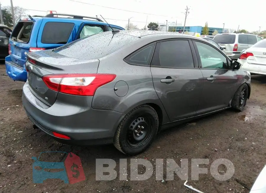1FAHP3F29CL285752 Photo# 4