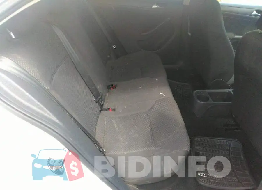 3VW2K7AJ6BM375990 Photo# 8