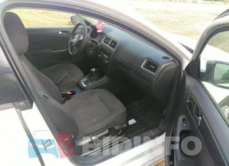 3VW2K7AJ6BM375990 Photo# 5