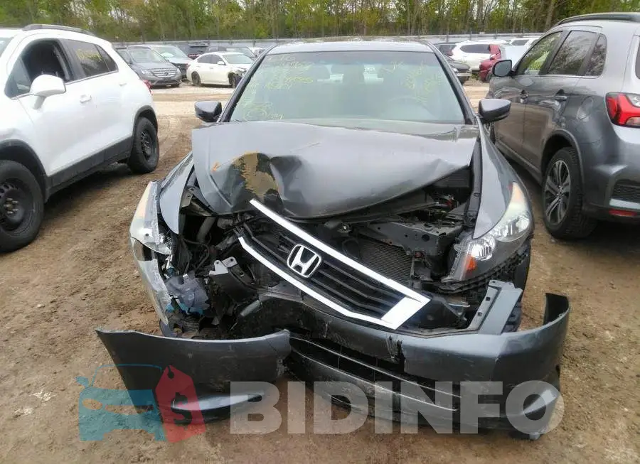 1HGCP2F73AA804685 Photo# 6
