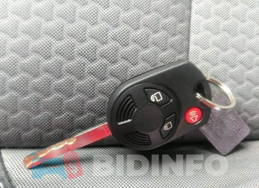 1FMCU0GD4HUD62004 Photo# 11