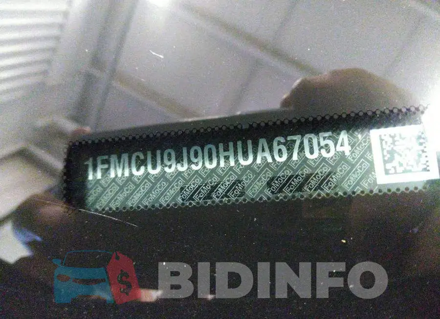 1FMCU9J90HUA67054 Photo# 9