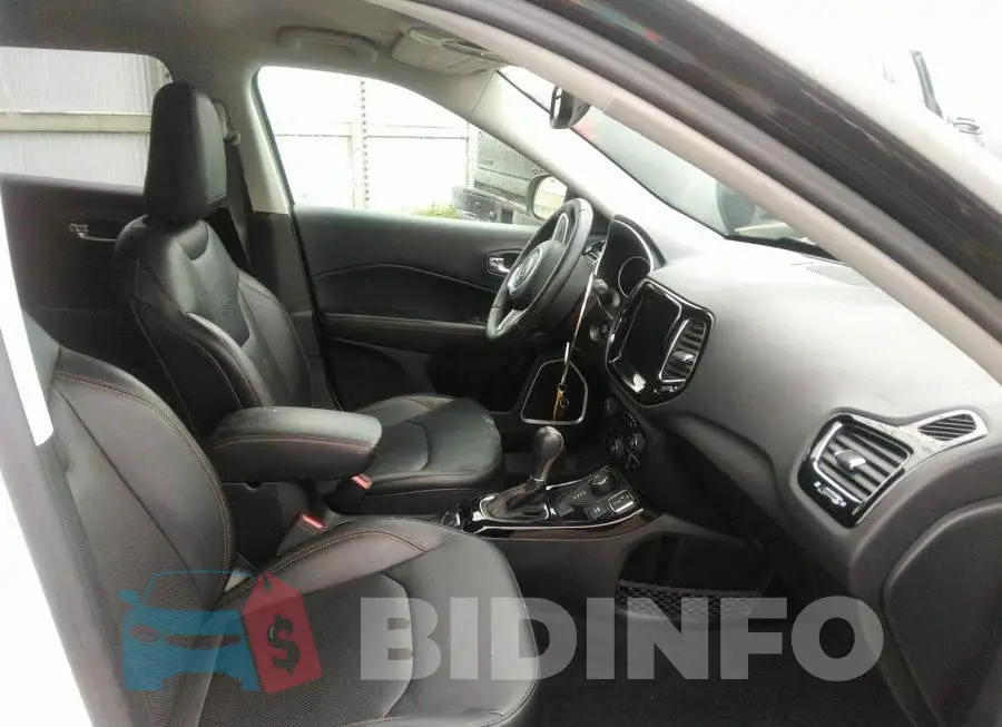 3C4NJDCB1HT649232 Photo# 5