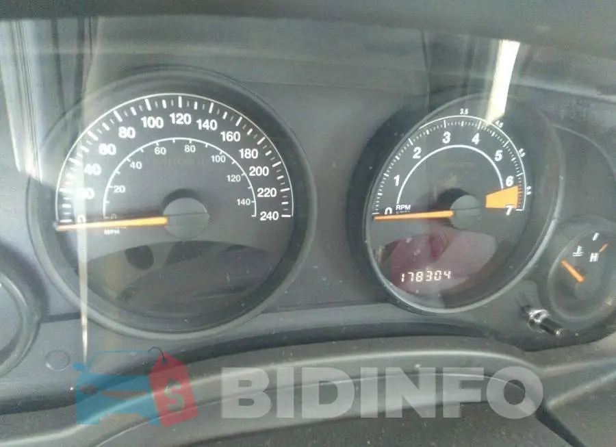 1C4NJRAB8GD740941 Photo# 7