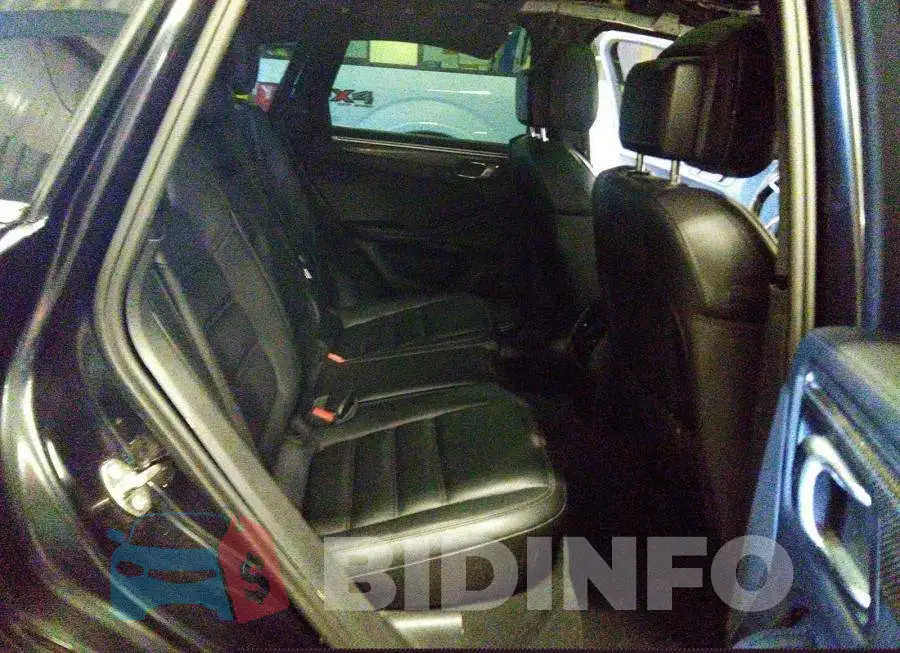 WP1AF2A52GLB94806 Photo# 8