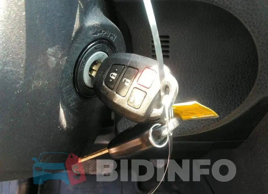 2T1BURHE4GC581505 Photo# 11