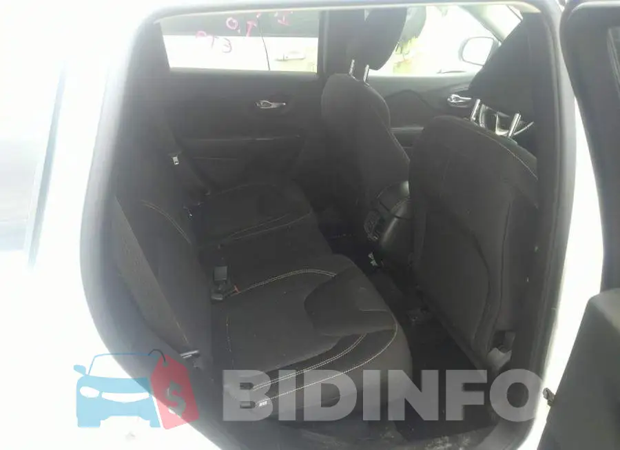 1C4PJMCSXFW624152 Photo# 8