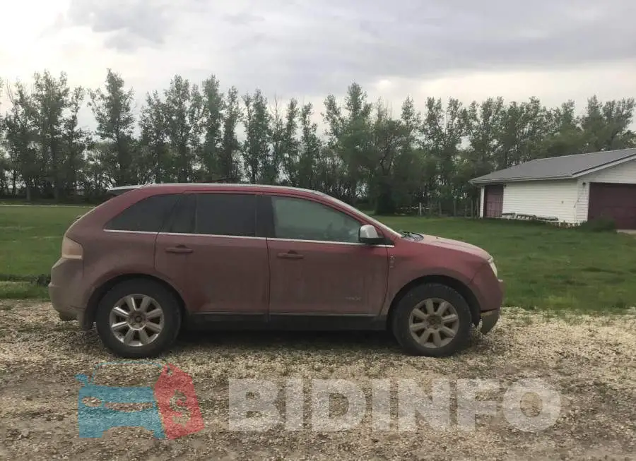 2LMDU88C18BJ11377 Photo# 2