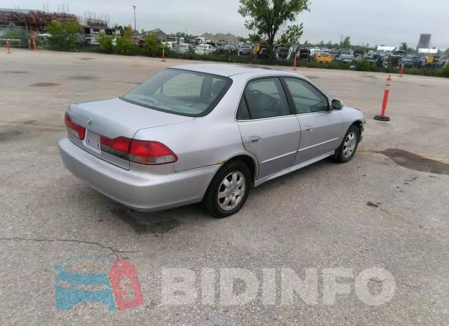 1HGCG56642A804267 Photo# 4