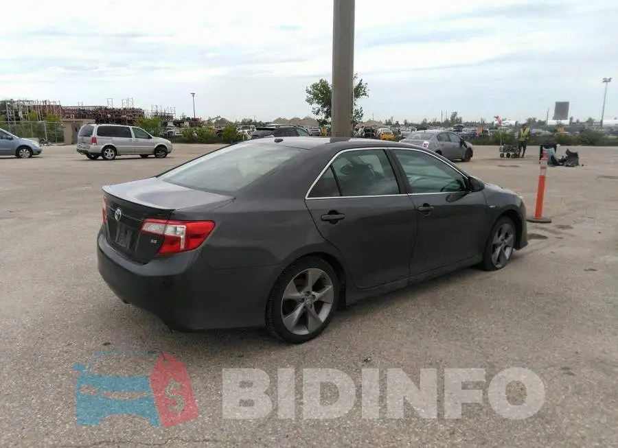 4T1BF1FK1CU047889 Photo# 4