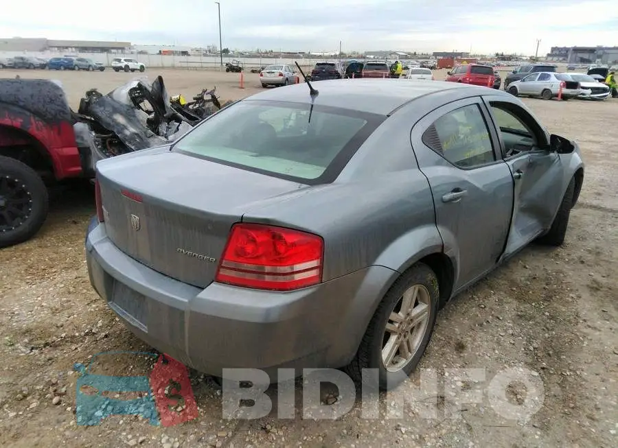 1B3LC46B19N526076 Photo# 4