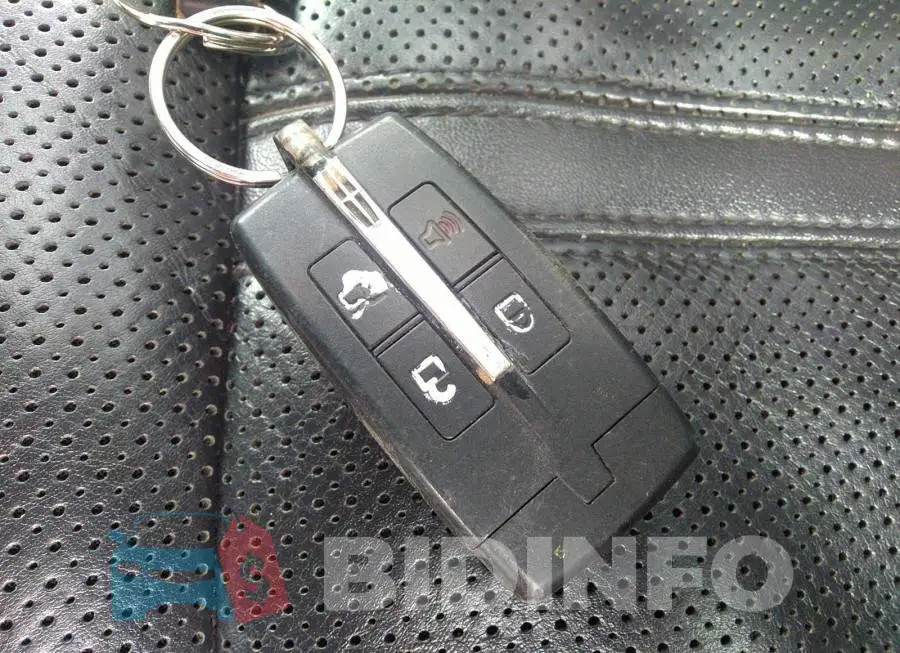 1LNHM94R79G602107 Photo# 11