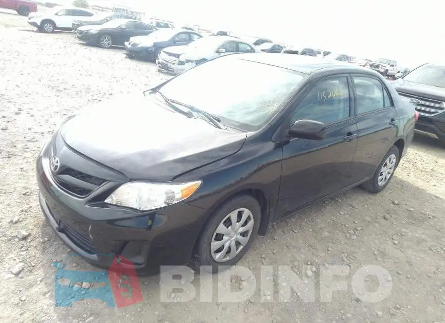 2T1BU4EE8DC052609 Photo# 2