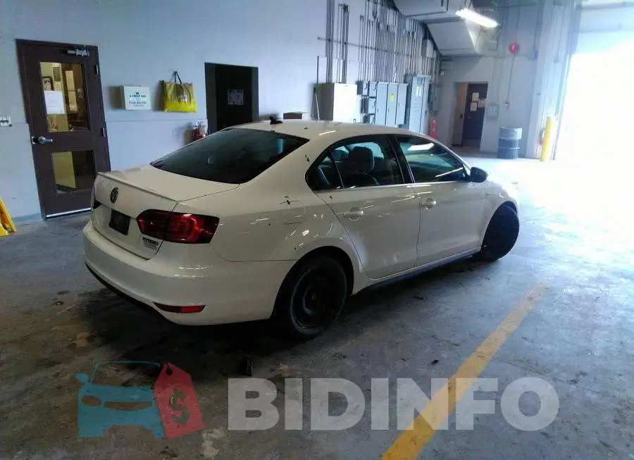 3VW637AJ3DM231380 Photo# 4