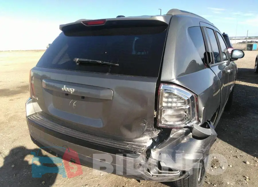 1C4NJDAB6CD671437 Photo# 6