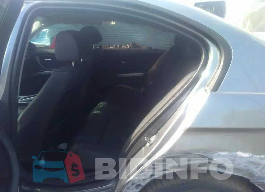 WBAPG7G5XBNN18513 Photo# 8