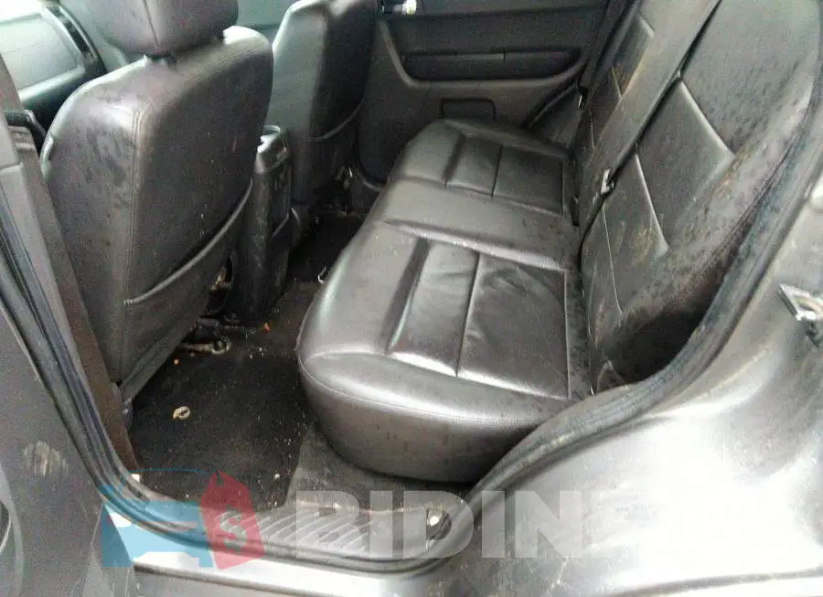 1FMCU9EG5BKC44693 Photo# 8