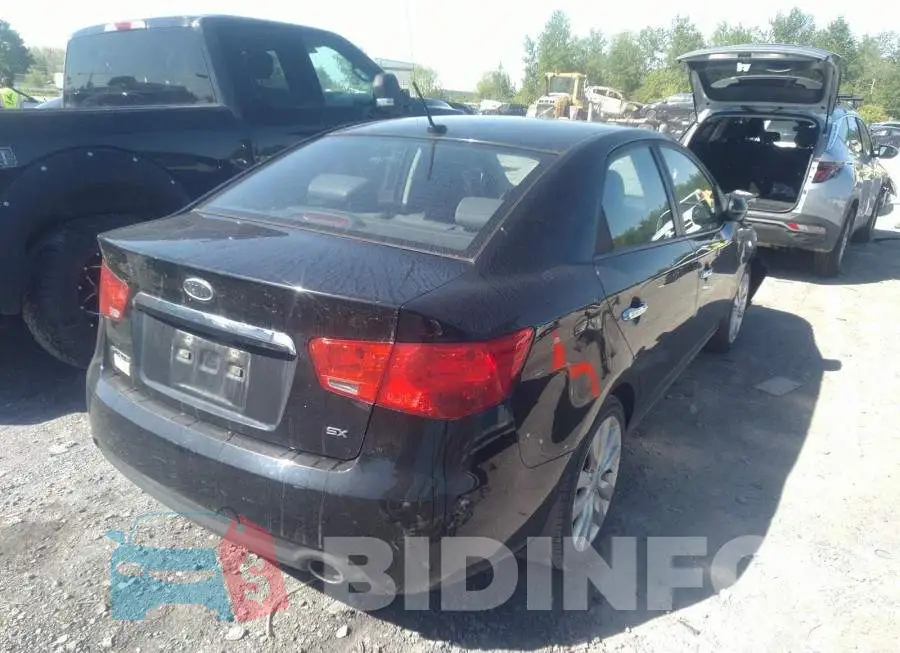KNAFW4A32B5404431 Photo# 4