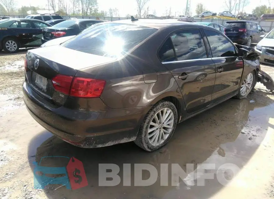3VWLL7AJ1BM102828 Photo# 4