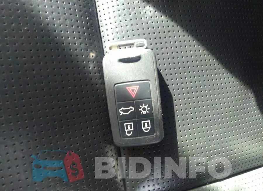 YV4902BZ9B1110604 Photo# 11