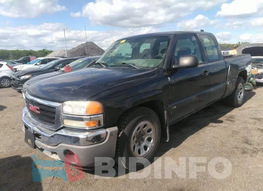 2GTEC19V851304724 Photo# 2