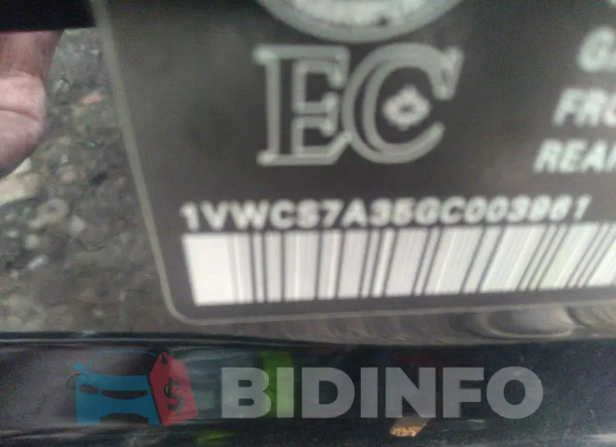 1VWCS7A35GC003961 Photo# 9