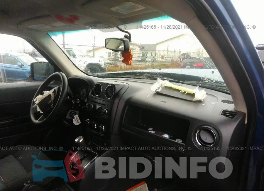 1J4NF2GB5AD512056 Photo# 5