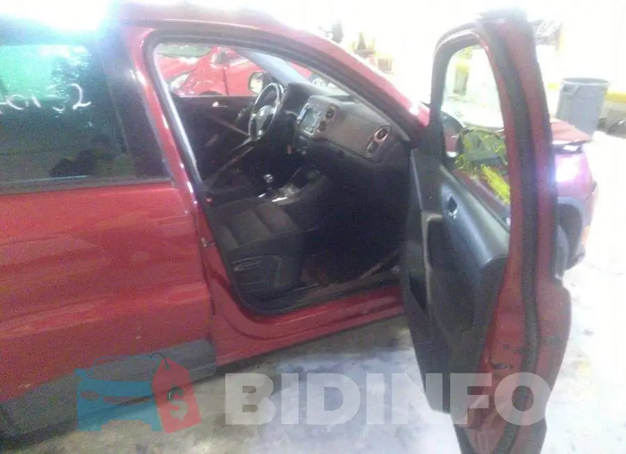 WVGBV7AX3AW508620 Photo# 5
