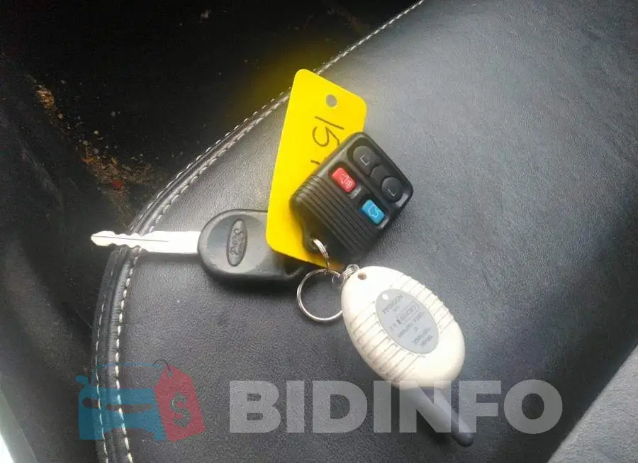 1FAHP37N69W132939 Photo# 11