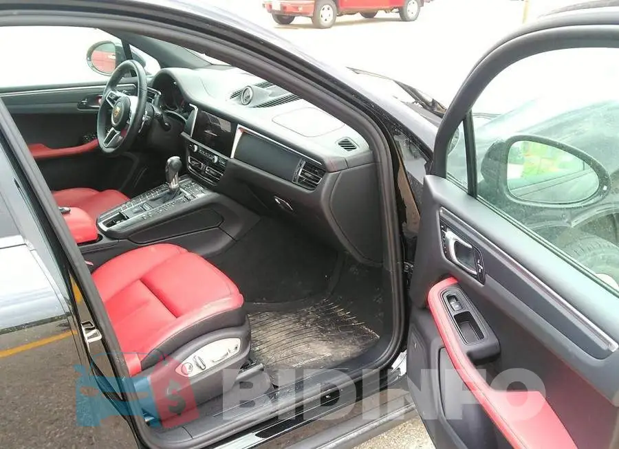 WP1AA2A52MLB01860 Photo# 5