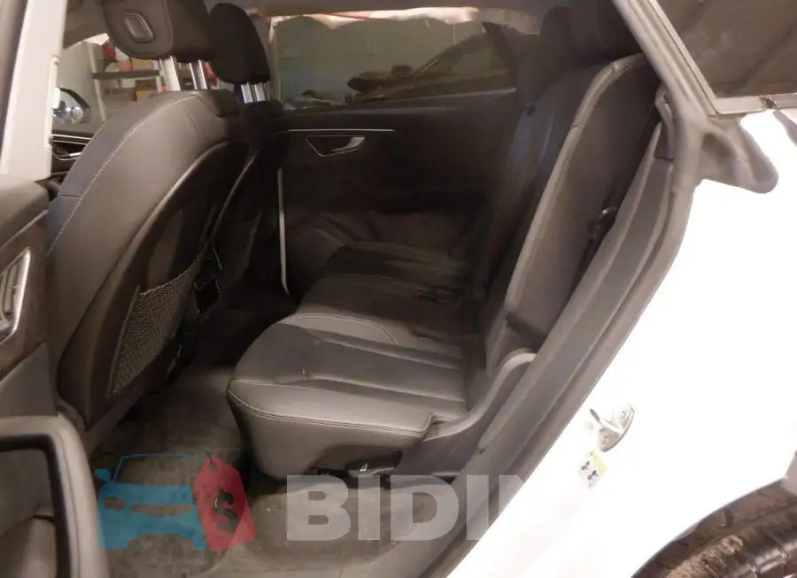 WA1AVAF10KD011789 Photo# 8