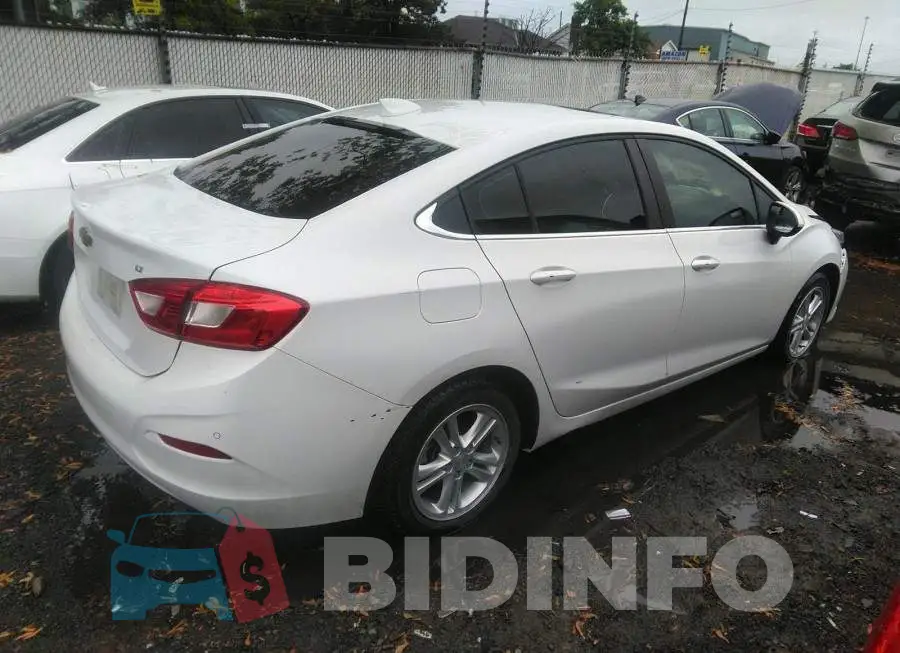 1G1BE5SM2J7151494 Photo# 4