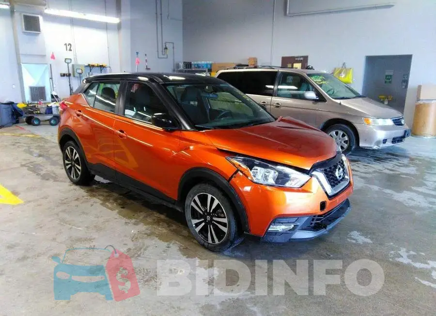 3N1CP5CU3JL512850 Photo# 1