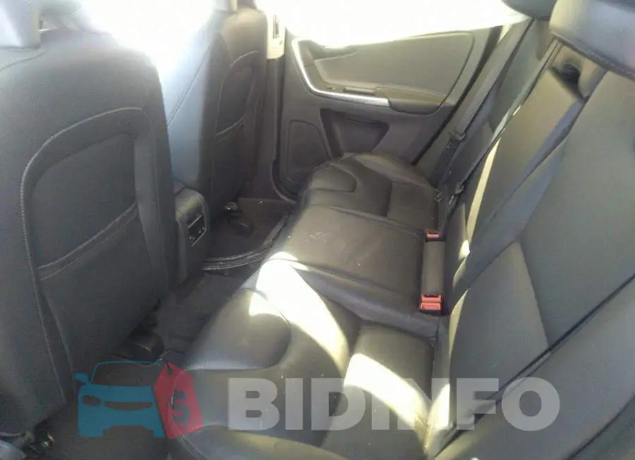 YV4612RK2G2818784 Photo# 8