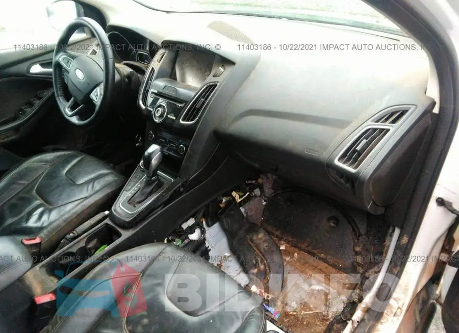 1FADP3J28FL278074 Photo# 5