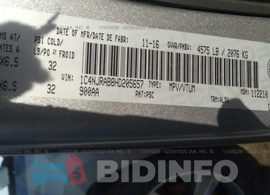 1C4NJRAB8HD205657 Photo# 9