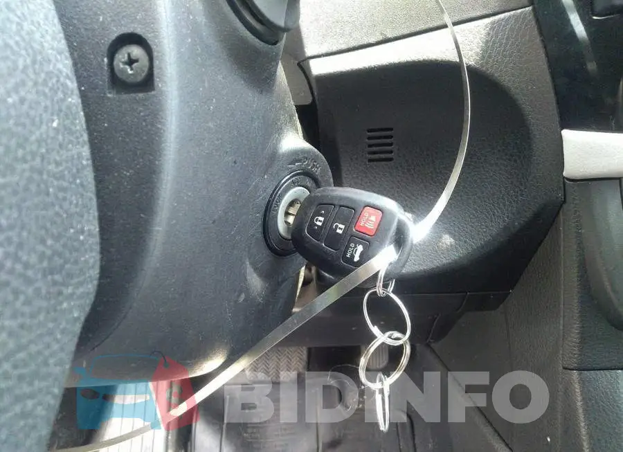2T1BURHE9GC631072 Photo# 11