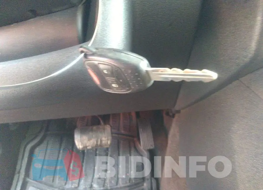 1C4NJRAB2FD101162 Photo# 11