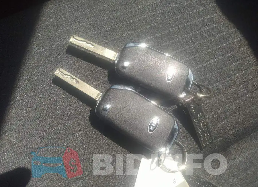 KNDJ33AU7M7787217 Photo# 12