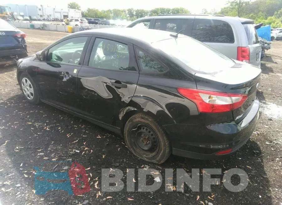 1FADP3E28EL358015 Photo# 3