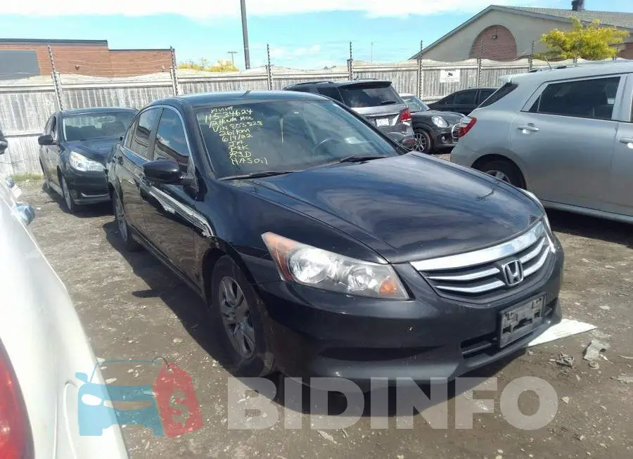 1HGCP2F62CA803828 Photo# 1
