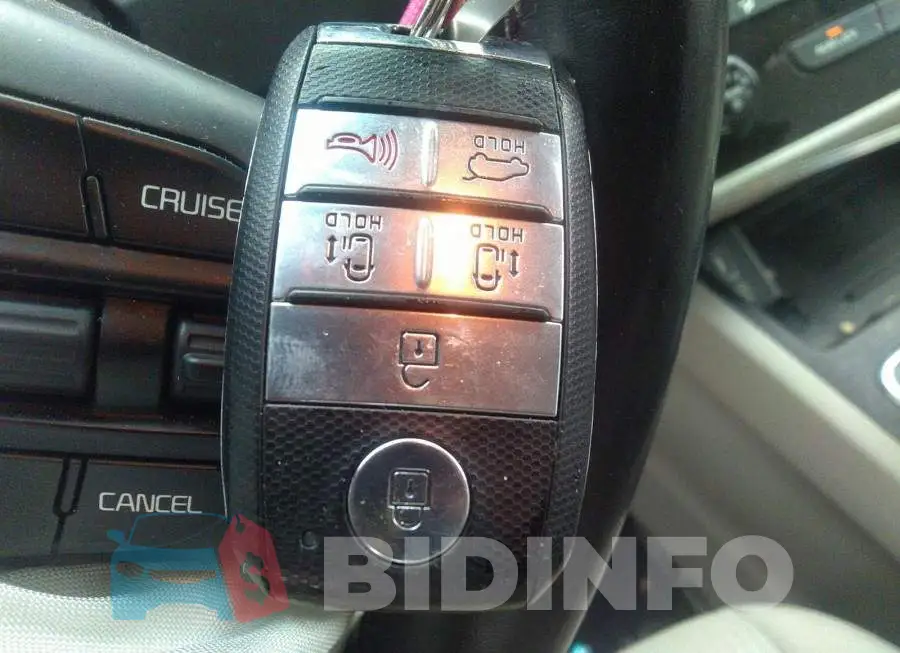 KNDMB5C17L6563724 Photo# 11