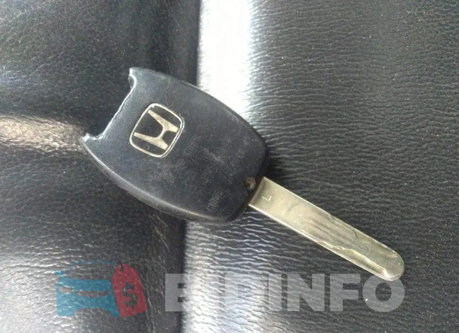 1HGCS12818A803004 Photo# 11